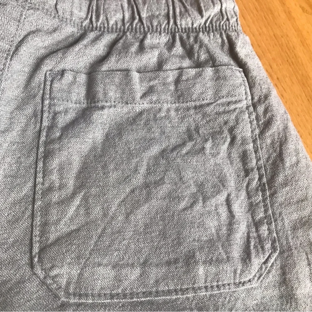 Boys gray shorts Old Navy size medium 8 heathered summer clothes pockets elastic